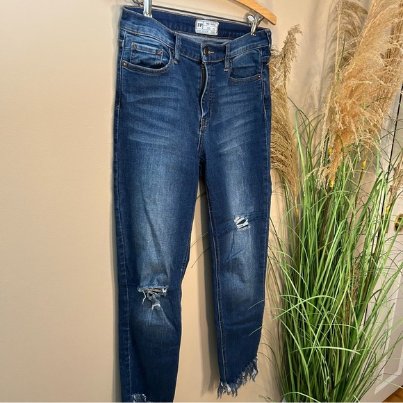 Free People Skinny Frayed Hem Jeans - Picture 5 of 9